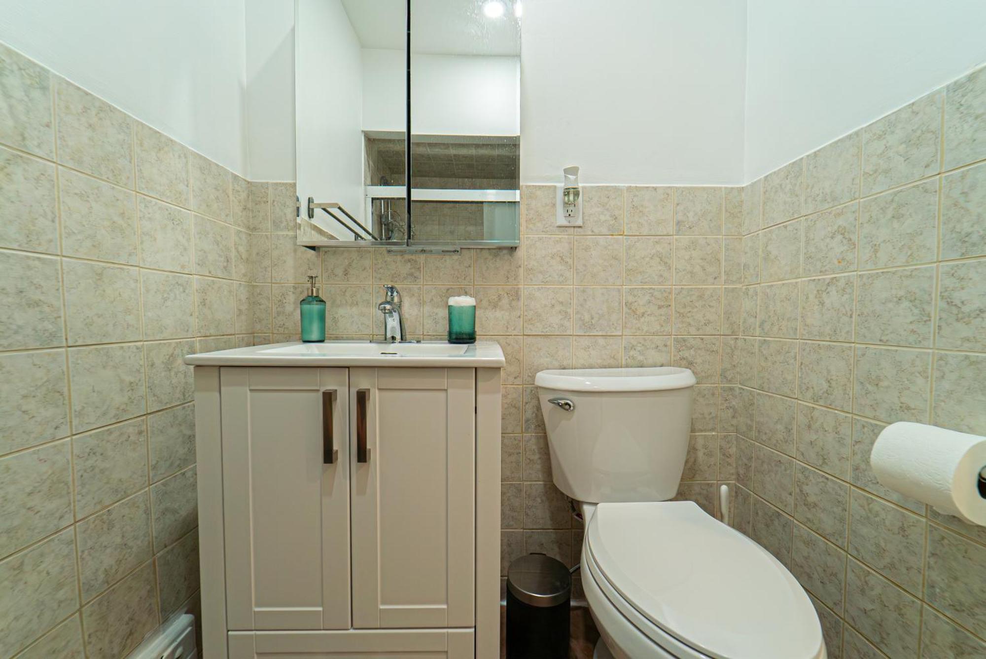 Homestay Quiet & Comfortable Double Private Room, Free Parking